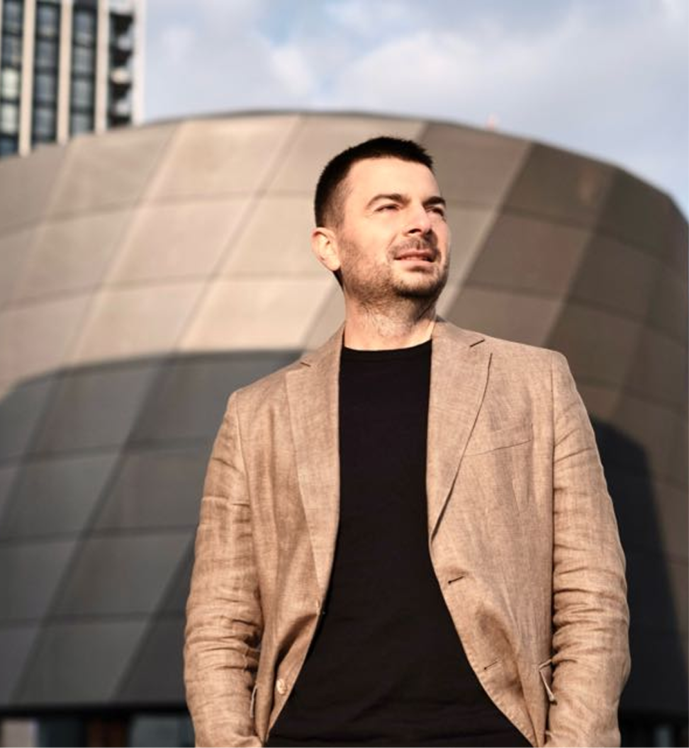 Luxe woningtransformatie door RenoLiving B.V.